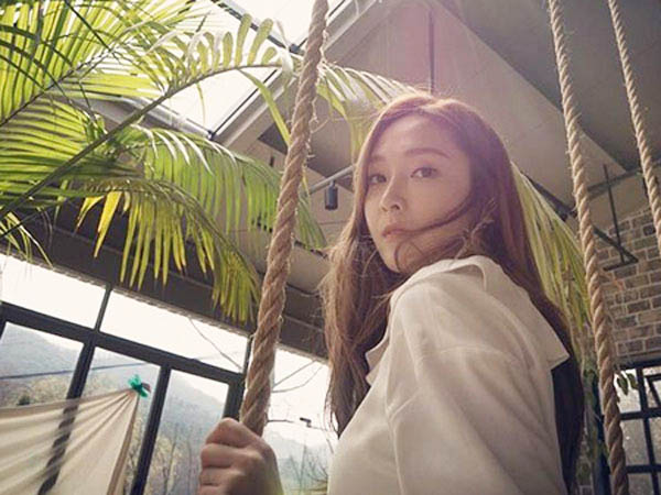 Jessica Jung Goda Fans Dengan Foto Dibalik Layar Pembuatan Video Musik Solonya