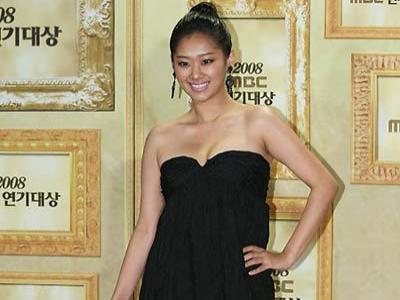 Aktris Hyun Jyu Ni Umumkan Pernikahan Pada Bulan Ini