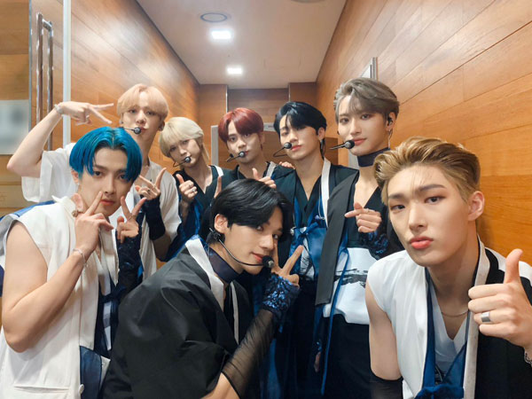 ATEEZ Tarik Perhatian Saat Tampil Pakai Hanbok di Hari Kemerdekaan Korea