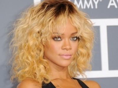 Rihanna Setujui Tampil di MTV Video Music Awards 2012