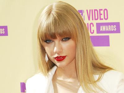 Taylor Swift Akui Dirinya Gampang Jatuh Cinta