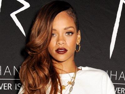 Putus dari Chris Brown, Rihanna Tampil Lebih Ceria