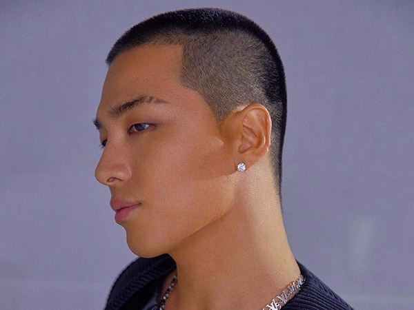 Foto-foto Pemotretan Terakhir Taeyang Sebelum Wamil: Botak Tetap Gagah dan Ganteng