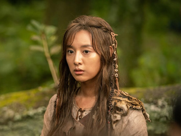 Transformasi Kim Ji Won Jadi Wanita Kuno di Teaser Drama 'Asadal', Tetap Cantik!