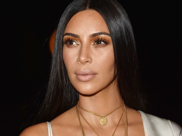 Muncul Perdana di New York Usai Insiden Perampokan, Kim Kardashian Tampil ‘Tertutup’