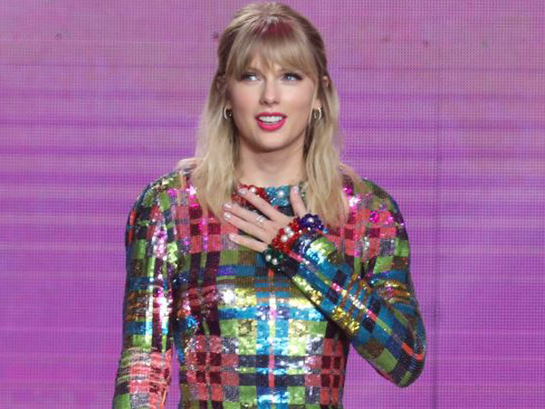 Akhir Masalah dengan Label, Taylor Swift Kantongi Izin Nyanyikan Lagunya Sendiri