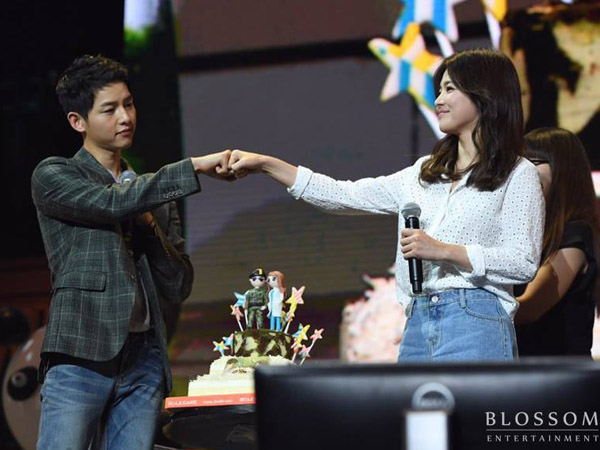 Song Hye Kyo Berikan Hadiah Manis Ini Untuk Dukung Song Joong Ki di Film Barunya
