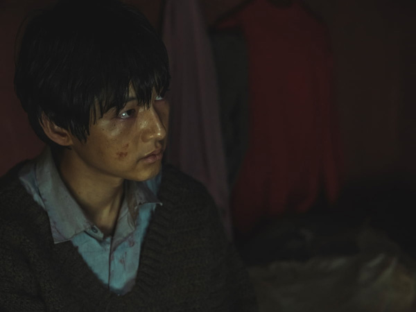 Intip Kehidupan Song Joong Ki Saat Harus Bertahan Hidup di Film 'My Name is Loh Kiwan'