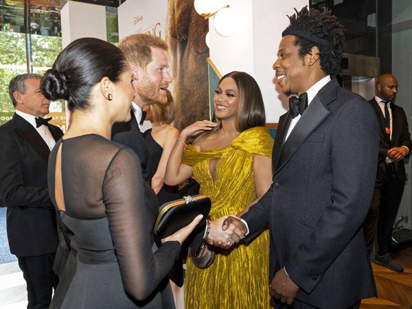 Meghan Markle-Pangeran Harry dan Beyonce-Jay Z Asik Ngobrol di Premiere 'The Lion King'