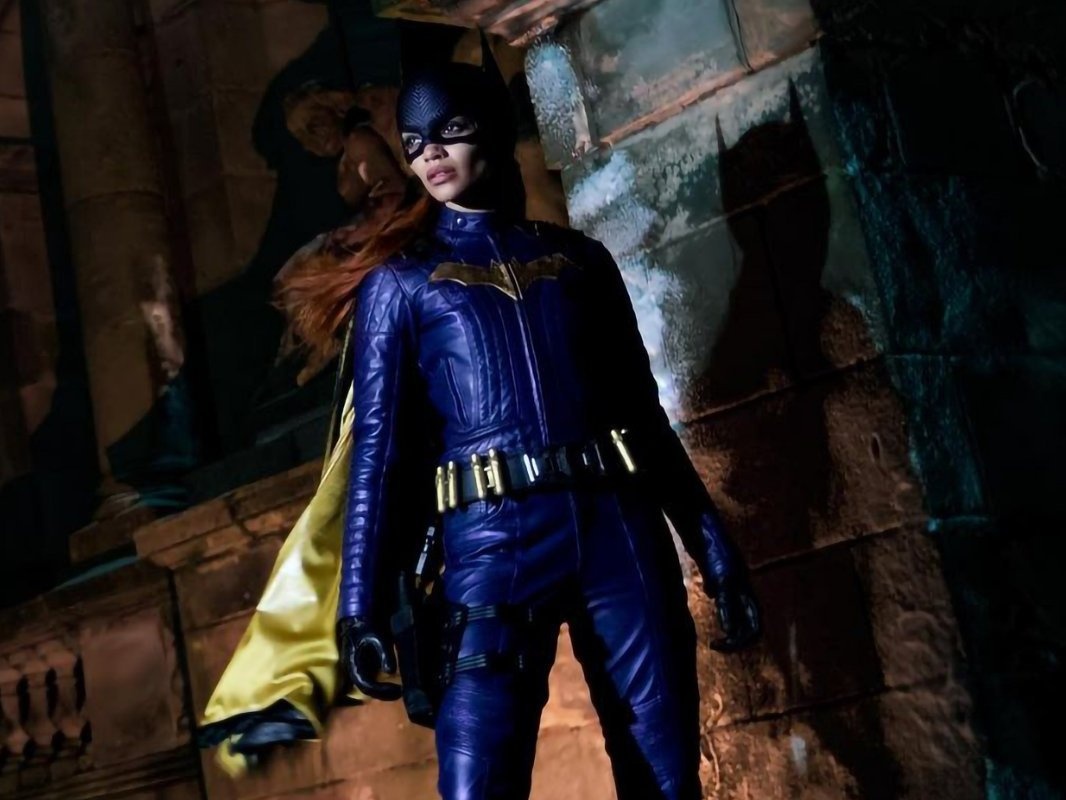 Leslie Grace Bagikan Cuplikan di Balik Layar 'Batgirl'