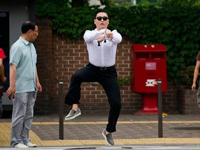 Psy Beri Mobil Untuk Koreografer Gangnam Style