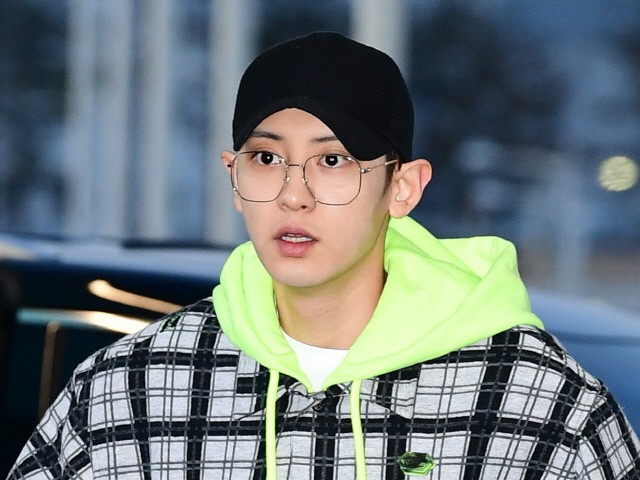 Chanyeol EXO Terlihat Habis Pemotretan di Bali