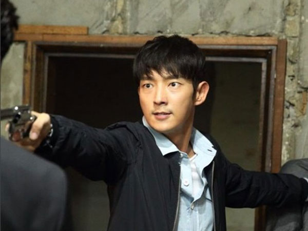Gagahnya Penampilan Lee Jun Ki Jadi Penjinak Bom di Bocoran Drama 'Criminal Minds'
