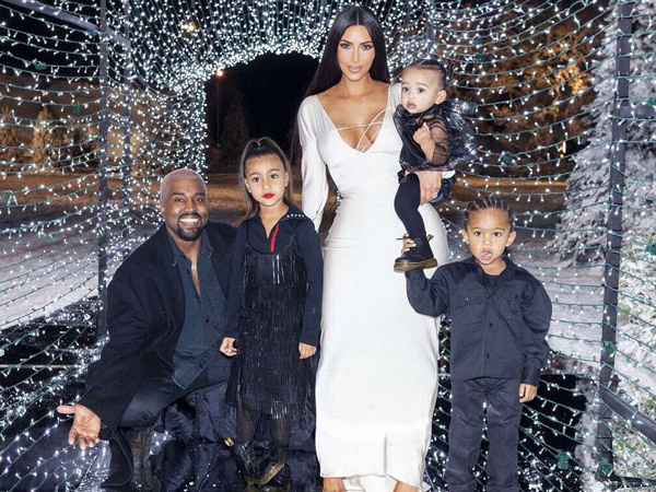 Kim Kardashian Umumkan Kelahiran Anak Keempat Lewat Ibu Pengganti