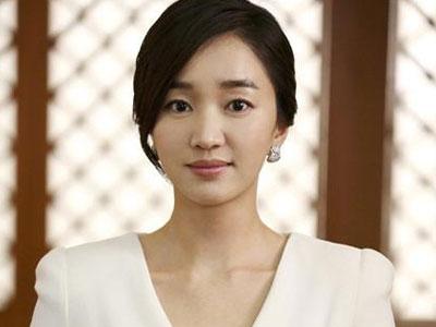 Soo Ae: Banyak Di Bantu Kwon Sang Woo Saat Berakting Dalam Queen Of Ambition