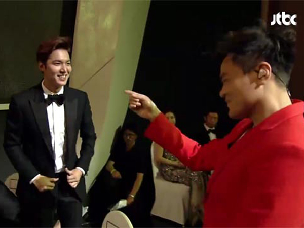Lee Min Ho Kaget dan Tersipu Malu Didatangi Park Jin Young di Baeksang Arts Awards