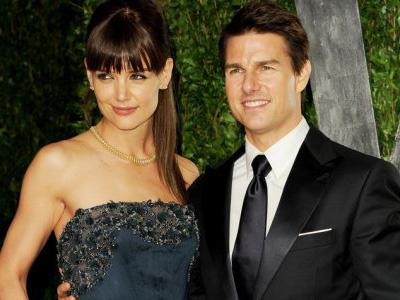 Tom Cruise Larang Katie Holmes Beradegan Ciuman