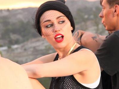 Video 'We Can't Stop' Miley Cyrus Kembali Pecahkan Rekor!