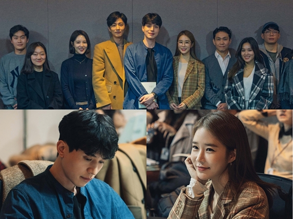 Lee Dong Wook dan Yoo In Na Tebar Senyuman Manis di Diskusi Naskah Drama Reuni 'Touch Your Heart'