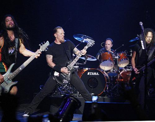 Manajer Metallica Lirik Indonesia