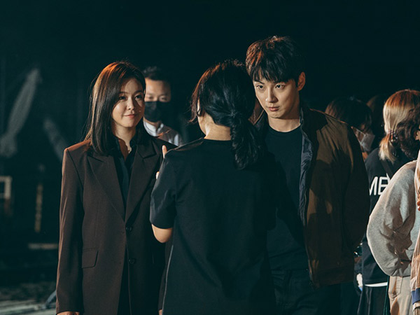 Yoon Shi Yoon dan Kyung Soo Jin Berbagi Kesan Syuting Drama Dunia Paralel