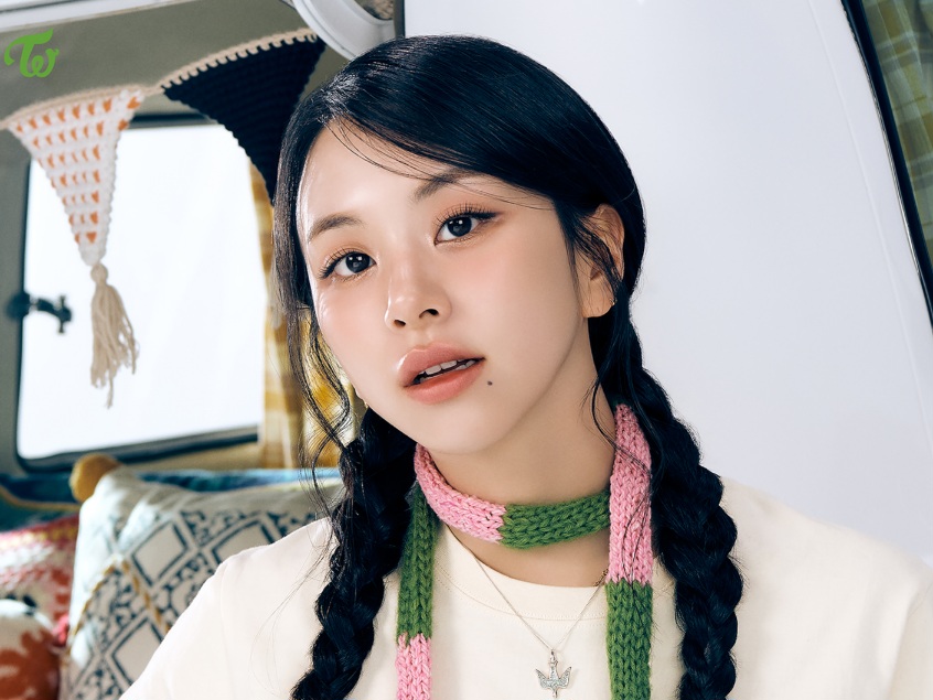 JYP Entertainment Konfirmasi Rencana Debut Solo Chaeyoung TWICE