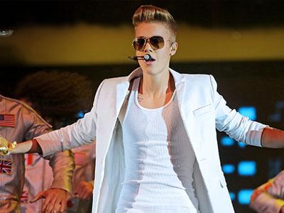 Justin Bieber Akan Jelaskan Kontroversi Paparazi Dalam Film ke-2 nya