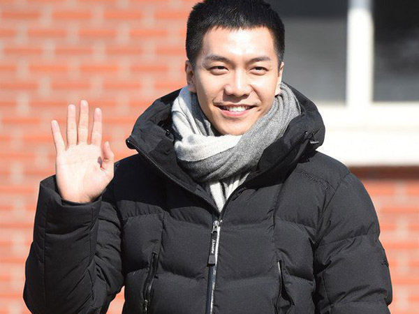 Pergi Wajib Militer, Lee Seung Gi Ucapkan Perpisahan Pada Fans Lewat Upacara Terbuka
