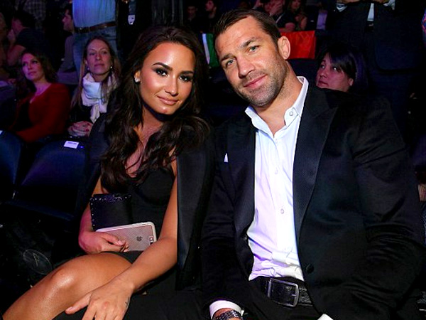 Resmi Pacaran, Intip Kencan Manis Demi Lovato dan Petinju Luke Rockhold