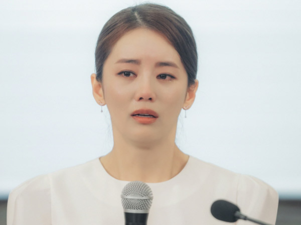 Tangis Lee Ga Ryeong Pecah Saat Umumkan Perceraian dengan Sung Hoon