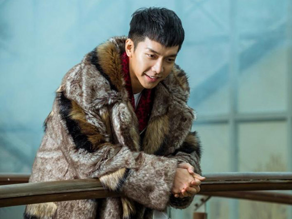 Transformasi Lee Seung Gi Jadi Makhluk Ajaib Son Oh Gong di Foto Teaser 'Hwayugi'
