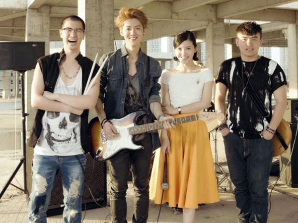 Di Tengah Kasusnya dengan SM Entertainment, Film Debut Luhan Rilis Teaser Foto Perdananya!
