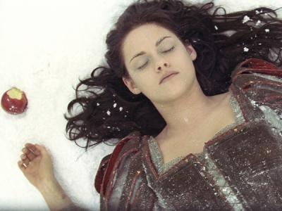 Sukses Besar Snow White and the Huntsman