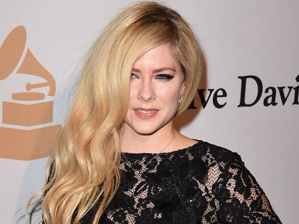 Lama Vakum, Avril Lavigne Siap Rilis Album Baru Tahun Ini!
