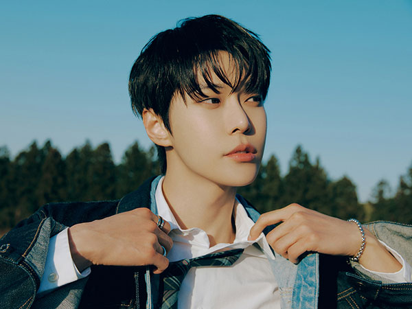 Doyoung NCT Resmi Debut Solo dengan 'Little Light'