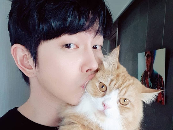 Sedih Ditinggal Mati Kucing Peliharaan, Yoon Kyun Sang Tanggapi Saran untuk Adopsi