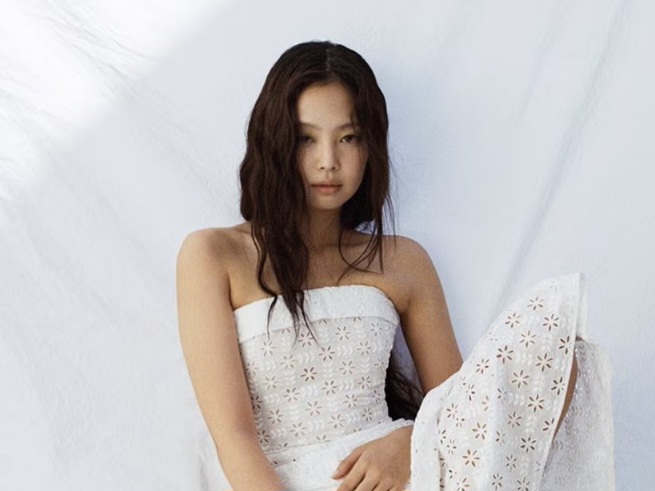 Singgung Kontroversi Merokok di Dalam Ruangan, Jennie: Ini Masalah Budaya
