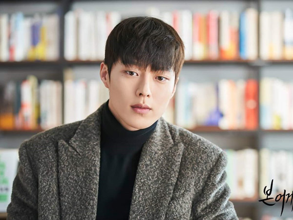 Tergoda Mainkan Peran Ganda, Jang Ki Yong Ungkap Pesona Dua Karakternya dalam Drama 'Born Again'