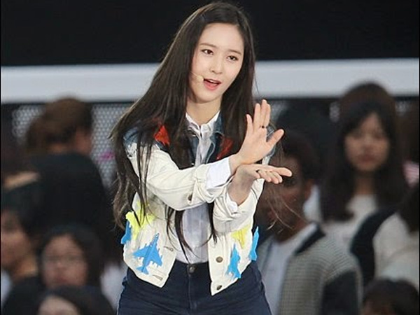 Duh, Krystal f(x) Pingsan di Konser SMTOWN Shanghai?