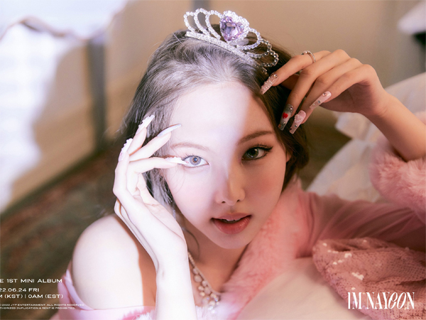 Nayeon TWICE Catat Angka PO Album Tertinggi untuk Solois Wanita Tahun Ini