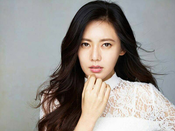 Agensi Tanggapi Kabar Aktris Chu Ja Hyun yang Tak Sadarkan Diri Usai Melahirkan
