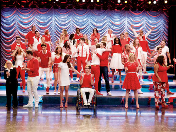 Jelang Episode Terakhir, Para Bintang Glee Bagikan Fakta Seru di Balik Layar