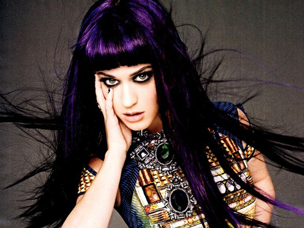 Sebelum Terkenal, Katy Perry Ternyata Pernah Jadi 'Penyanyi Latar' Band Metal!