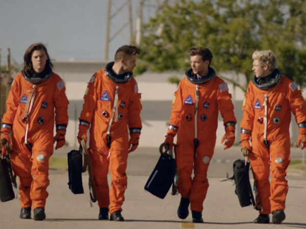 One Direction Siap Terbang ke Luar Angkasa di Video Musik 'Drag Me Down'