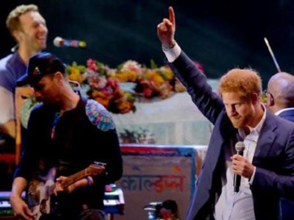 Wah, Serunya Pangeran Harry Duet Bareng Coldplay di Konser Amal