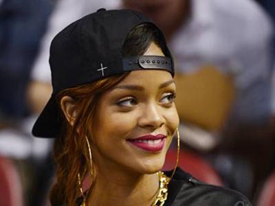 Rihanna Senang Namanya Dijadikan Judul Lagu The Wanted