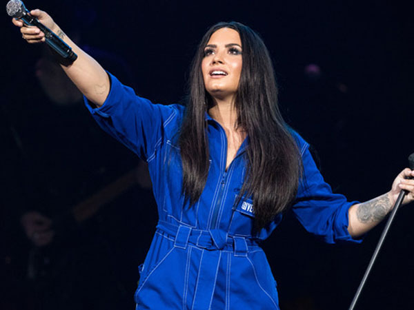 Para Selebriti Hollywood Beri Dukungan Untuk Demi Lovato Lewat Media Sosial