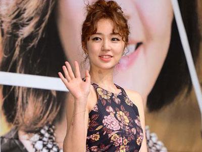Yoon Eun Hye Ungkap Alasan Rambut Keritingnya di 'Future Choice'