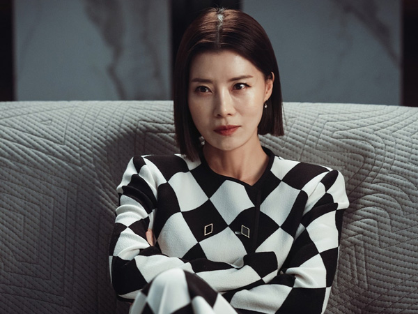 Yoo Sun Tampilkan Karakter Wanita Kaya Penuh Obsesi di Drama Eve