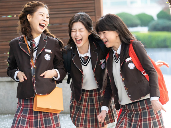 Chemistry Kim Yoo Jung, Seo Ye Hwa, dan Yoon Soo Jadi Tiga Sekawan di 'Backstreet Rookie'